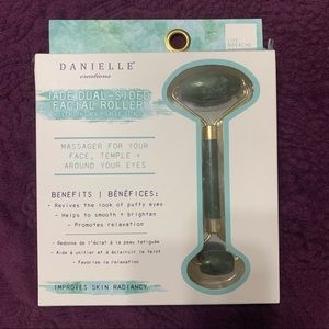 Jade Dual-Sided Facial Roller BRAND NEW